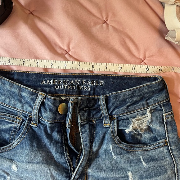 American Eagle Hi-Rise Shortie Distressed Jean shorts size 4 - Picture 2 of 8